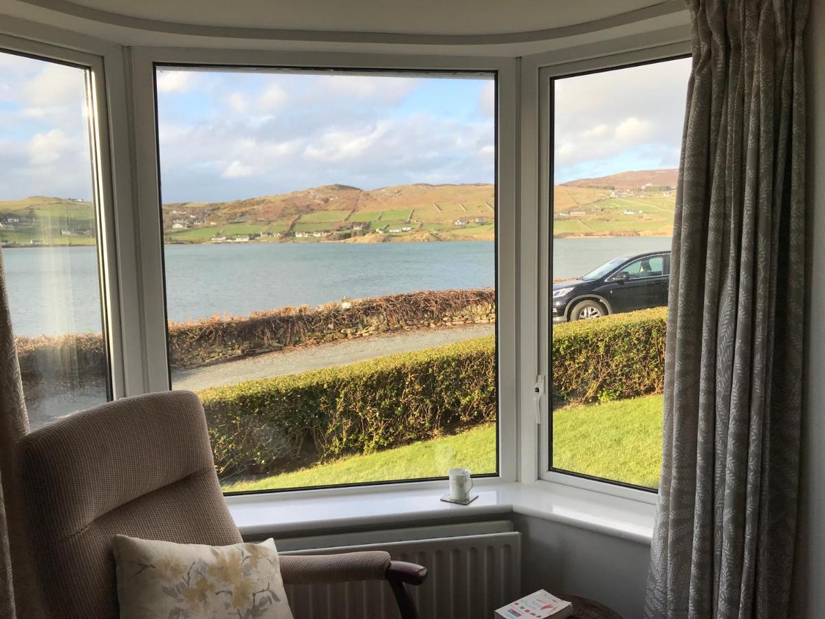Beautiful Sea Views And Fireplace In Holiday home