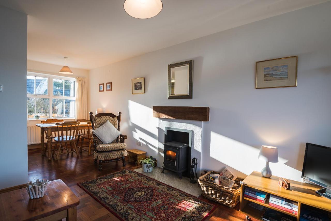 Beautiful Sea Views And Fireplace In Holiday home